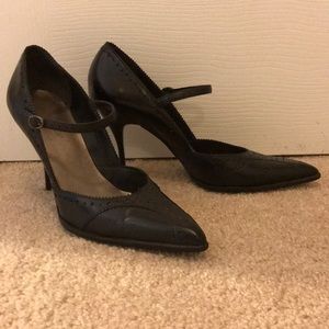 Black Mary Jane pumps